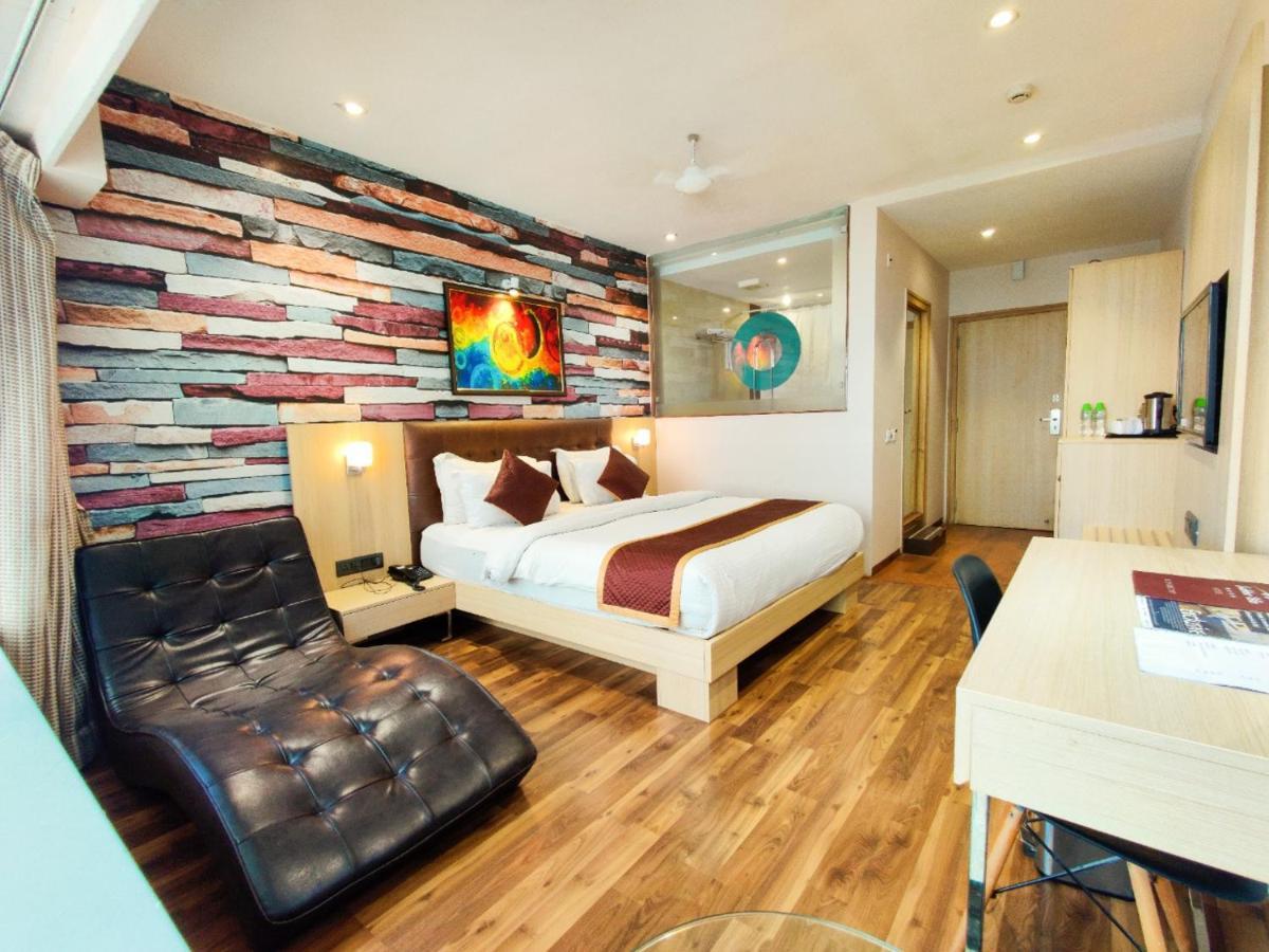Hotel Sadbhav Villa Сурат Экстерьер фото