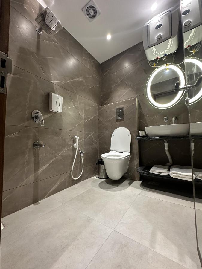 Hotel Sadbhav Villa Сурат Экстерьер фото
