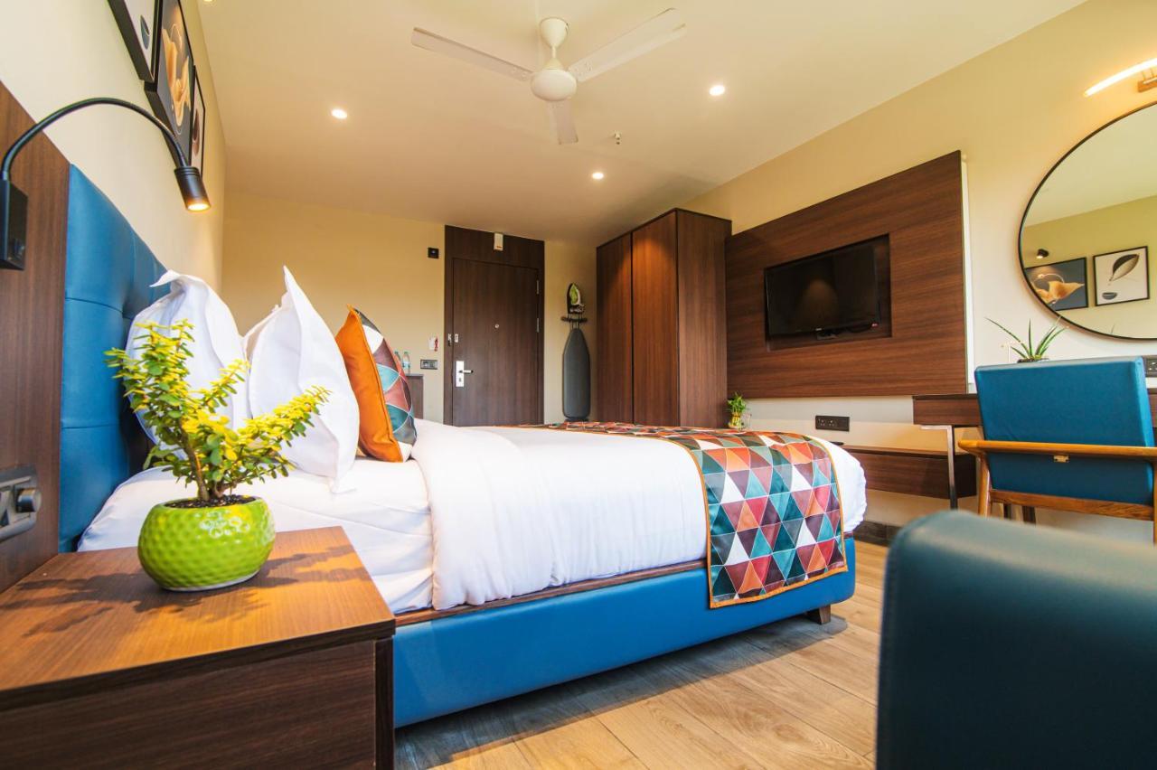 Hotel Sadbhav Villa Сурат Экстерьер фото