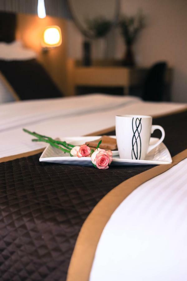 Hotel Sadbhav Villa Сурат Экстерьер фото